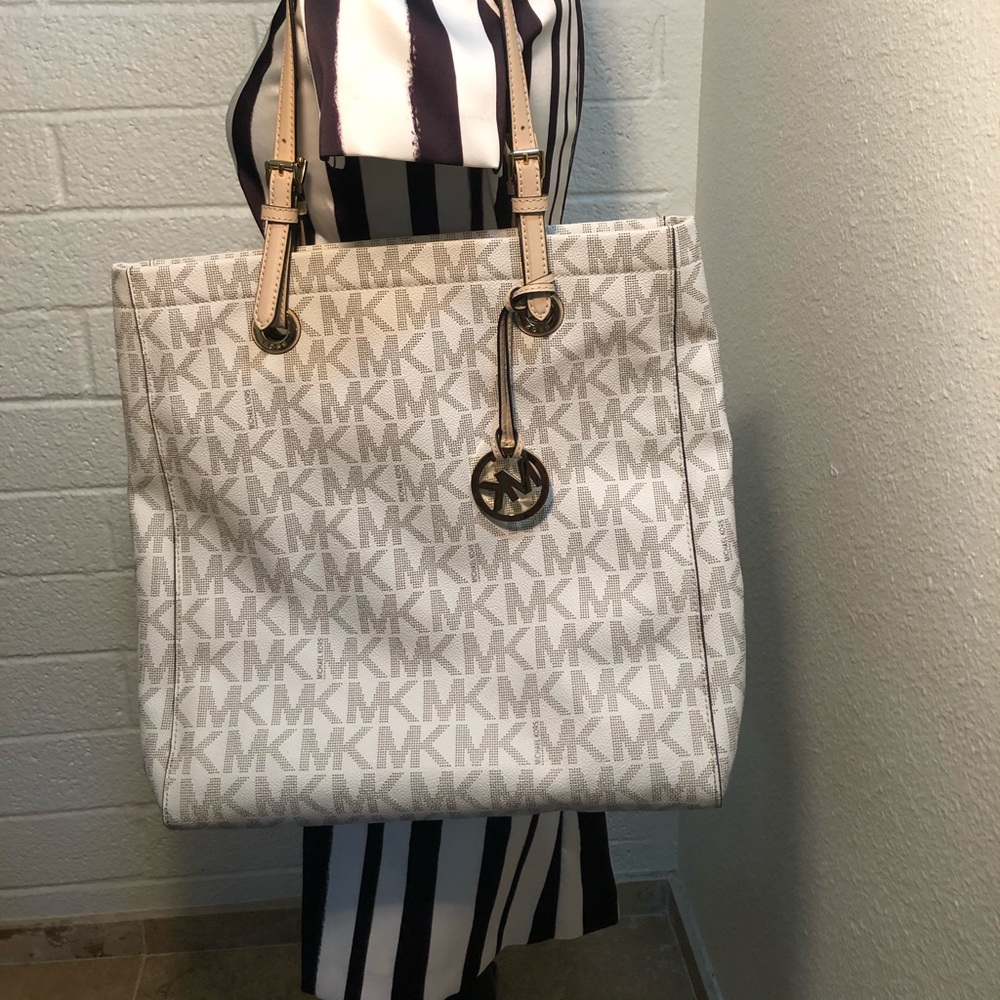 Michael Kors Tote White and Gray